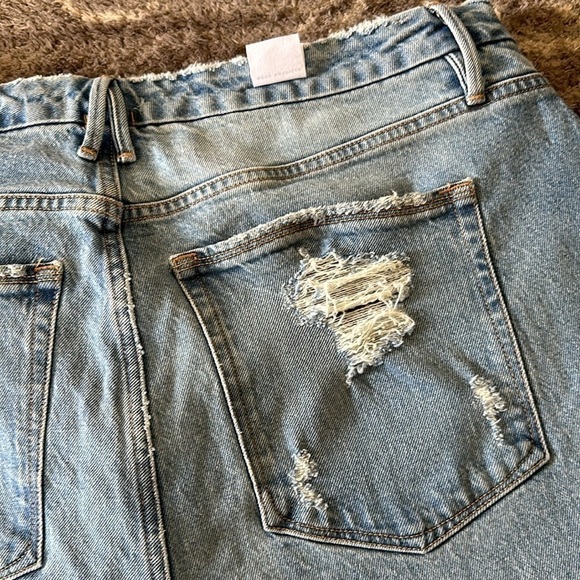 NWT Good American The Weekender High Rise Girlfriend Straight Distressed Jeans - Picture 8 of 11